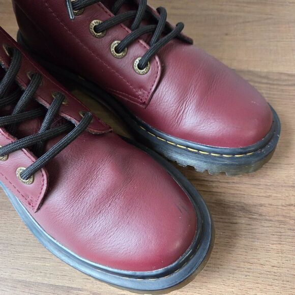 EUC DR MARTENS AIRWAIR MAROON LACE UP BOOTS SIZE US 6 WOMENS - Picture 4 of 16